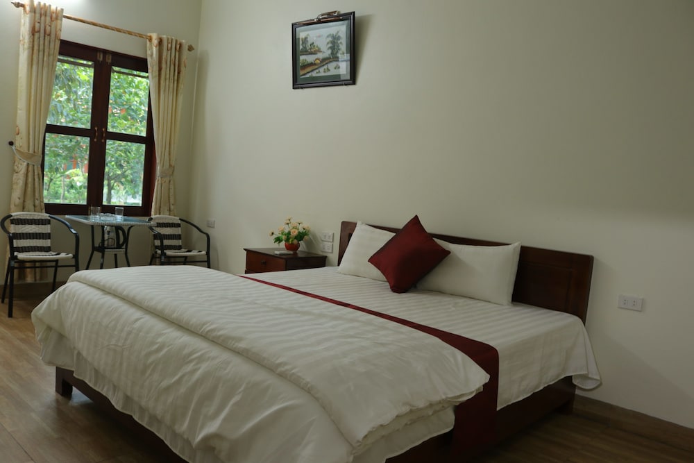 Luxury Double Room, 1 King Bed, Private Bathroom, Courtyard Area photo 2