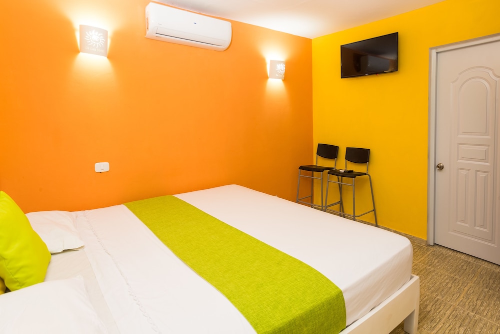 Room, 1 Queen Bed (Kitchenette)