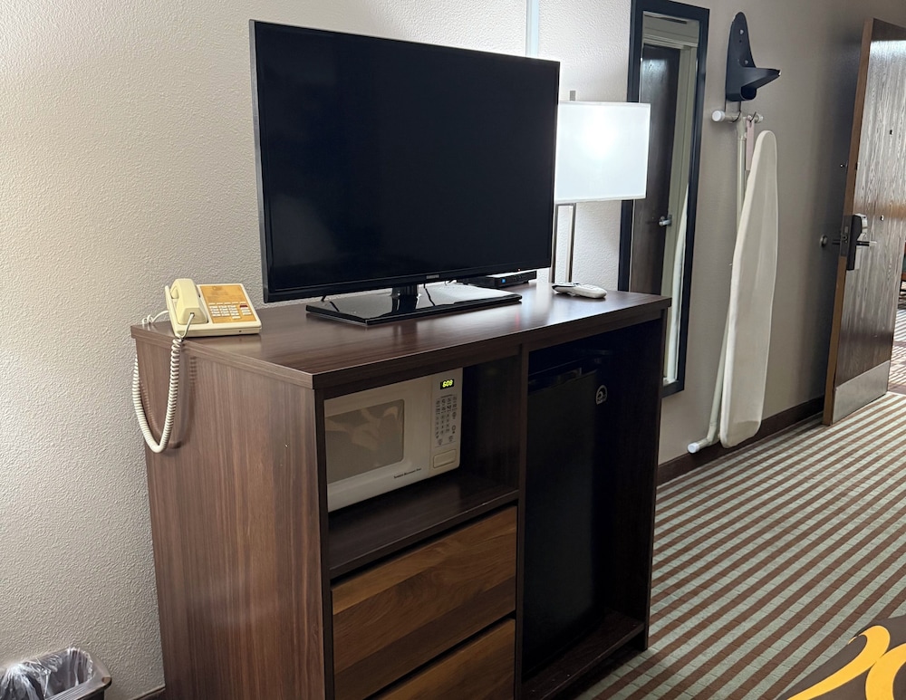 Double Room, 2 Queen Beds - Photo 4
