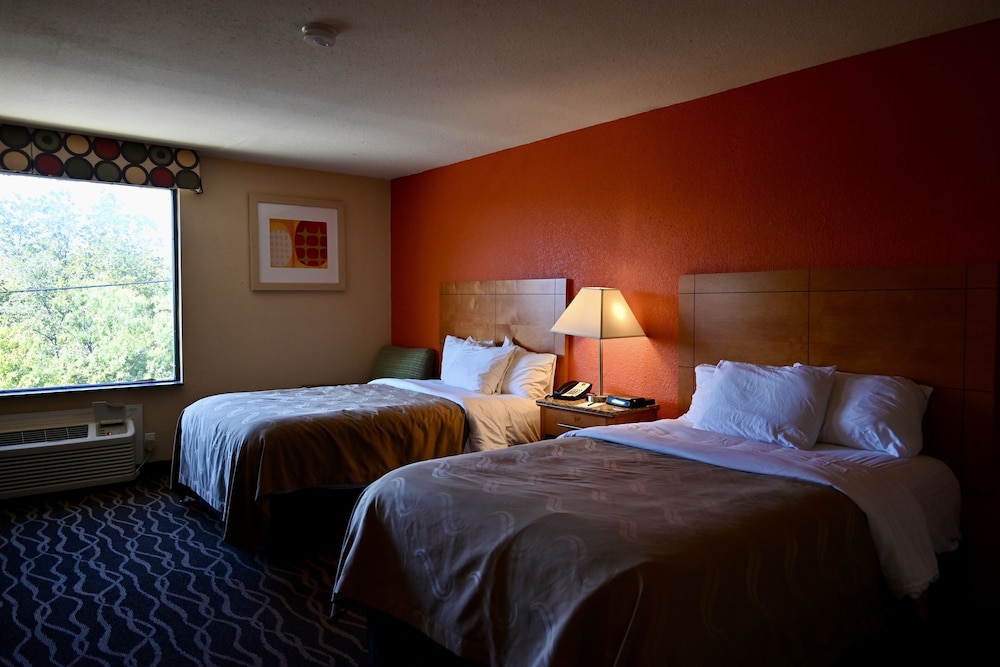 Suite, 2 Double Beds, Accessible, Non Smoking - Photo 4