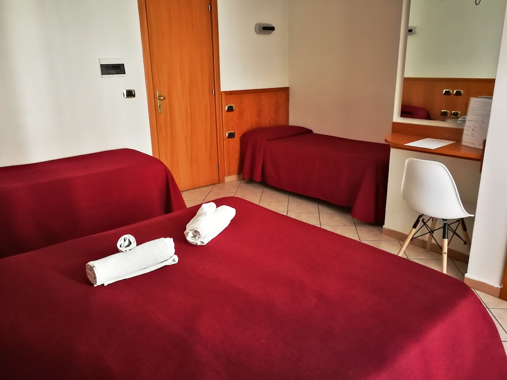 Standard Quadruple Room - Photo 1