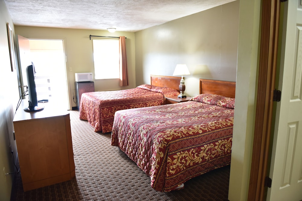 Standard Room, 2 Queen Beds photo 1