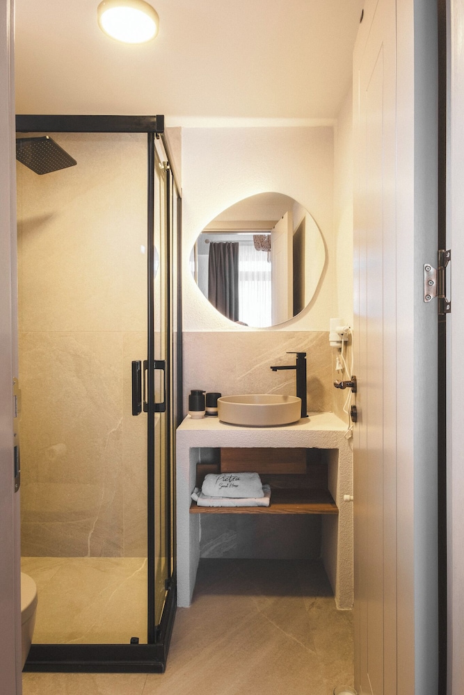Classic Double Room, City View photo 2