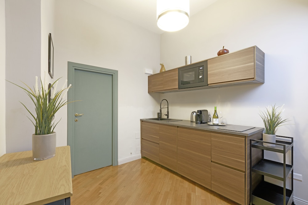 Deluxe Apartment, Annex Building photo 2