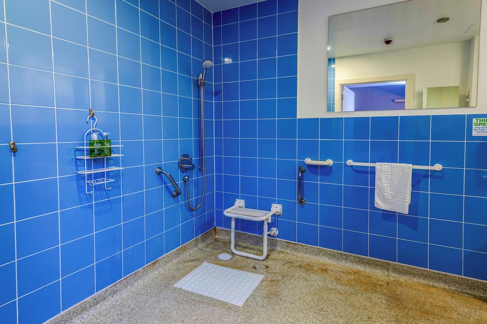 Twin Room, Mobility Accessible photo 3