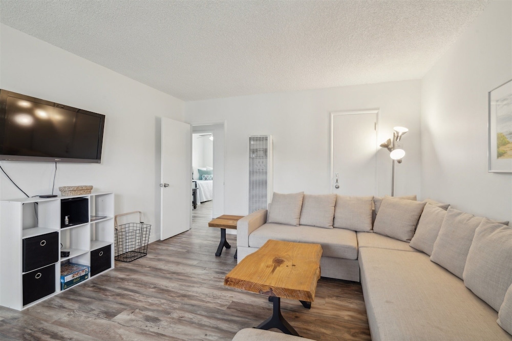 Condo, 2 Bedrooms photo 1