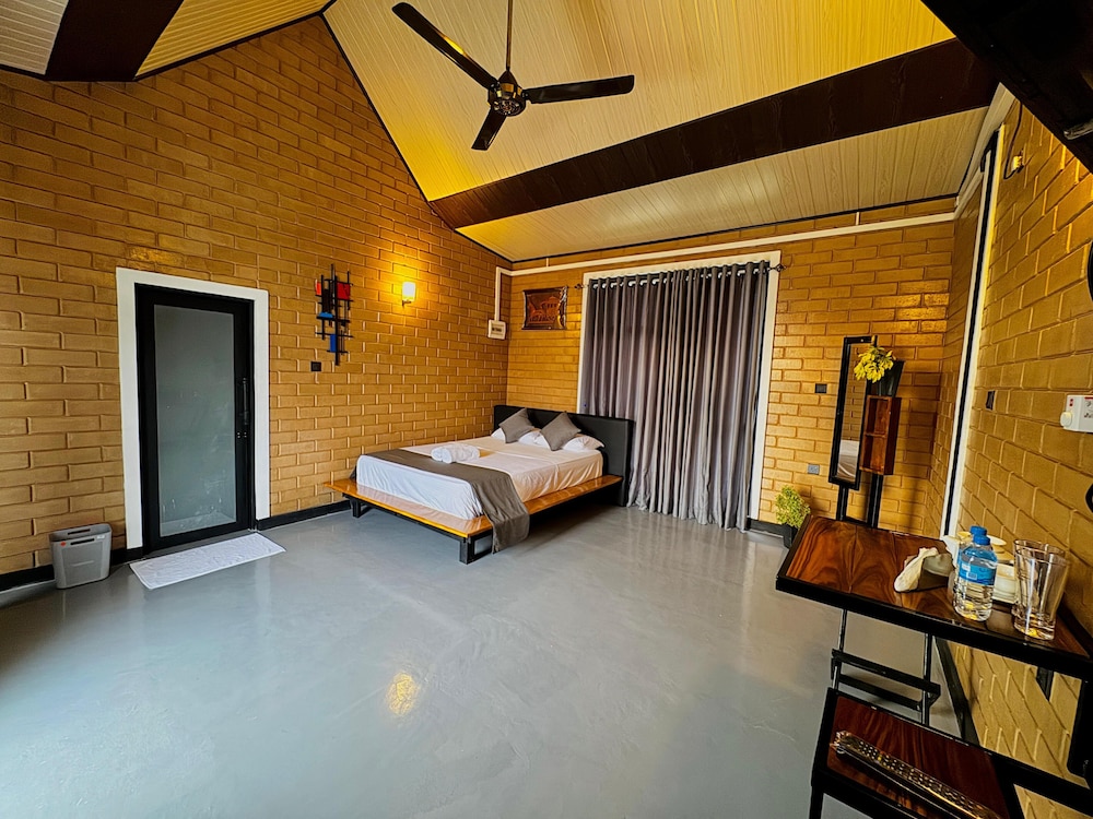 Deluxe Double Room, Balcony, Garden View