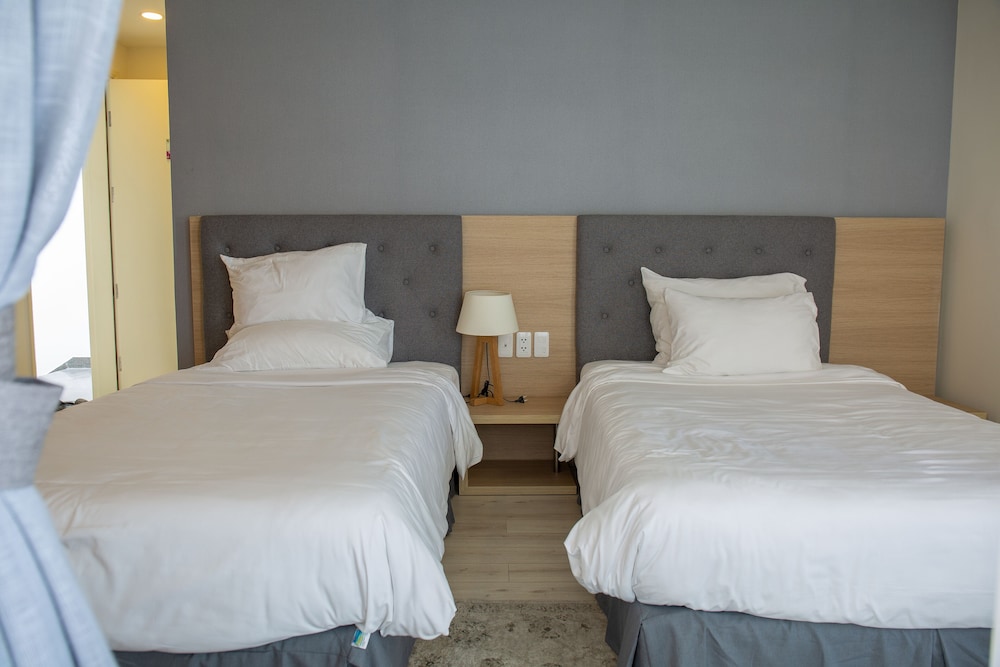 Oceanami Twin Room