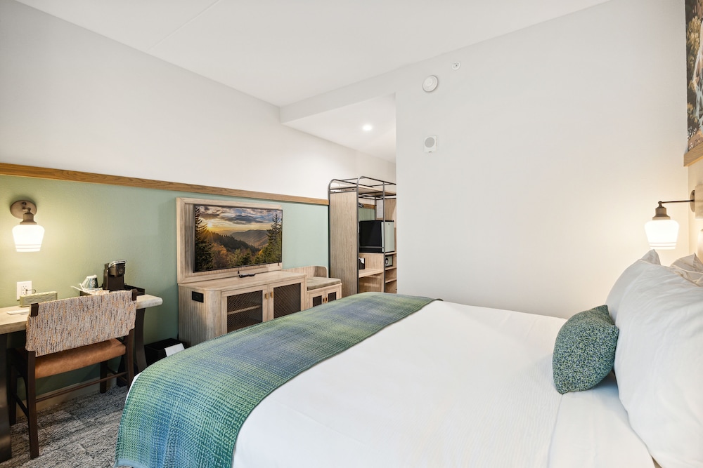 FAMILY SUITE  with Balcony Hearing  Accesible