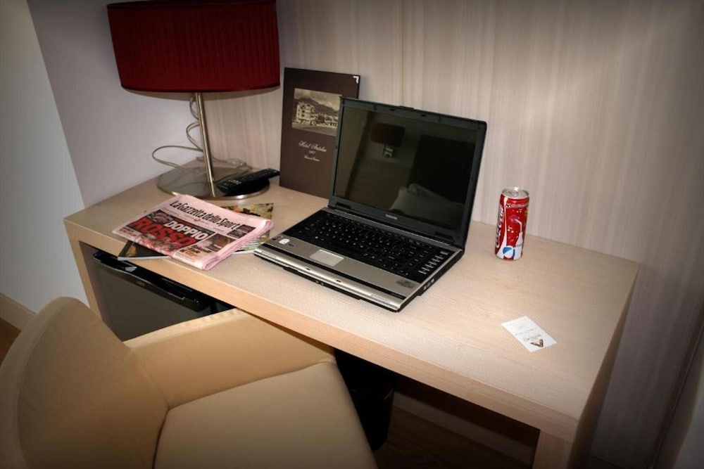 Double Room, 1 Large Twin Bed (With Spa Access)