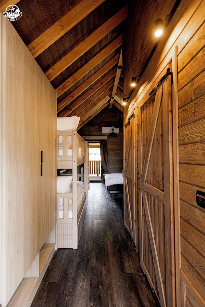 Design Quadruple Room photo 3