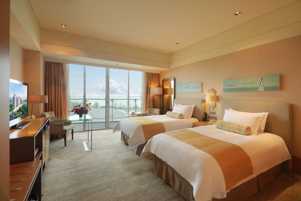 Superior Seaview Twin Room - Photo 1