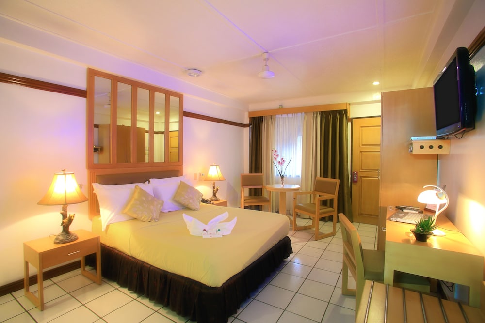 Superior Deluxe Room Hibiscus Wing photo 3