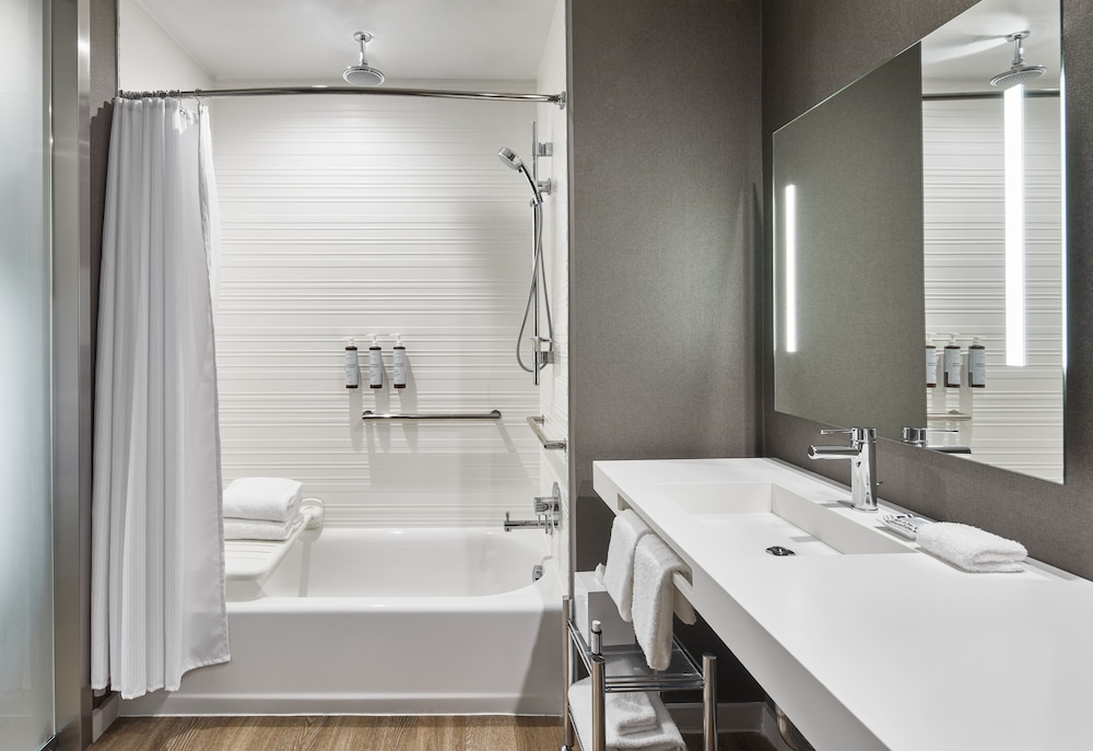 Room, 1 King Bed with Sofa bed (Mobility Accessible, Tub)