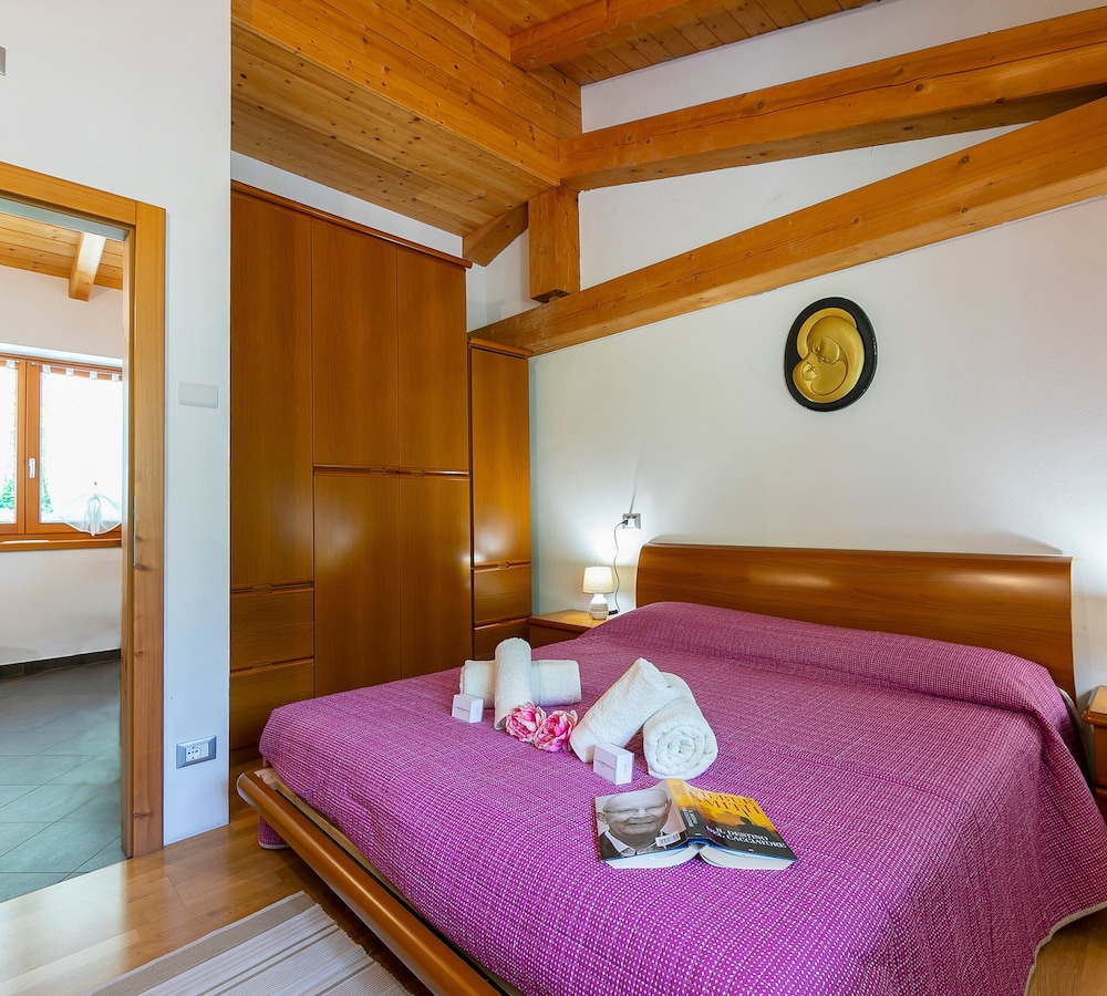 Family House, Multiple Bedrooms (Casa Tra Borgo e Lago)
