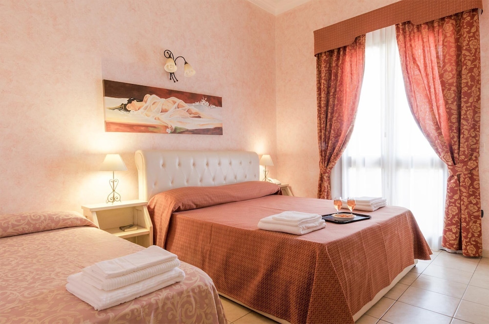 Standard Triple Room, Partial Sea View