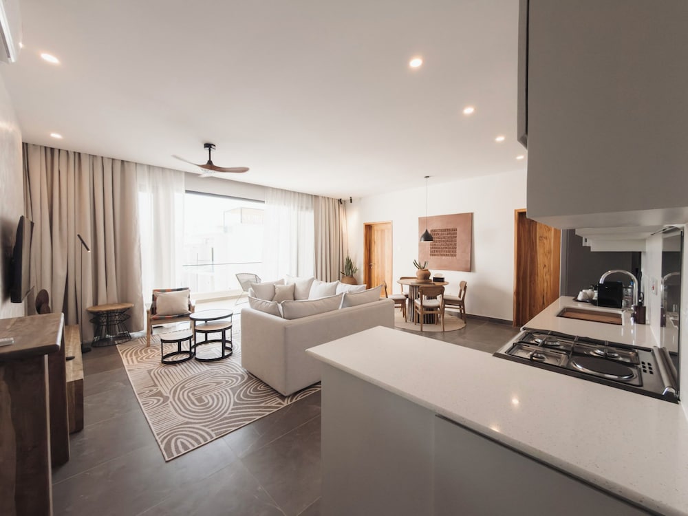 Apartment, 2 Bedrooms, Balcony, Partial Ocean View