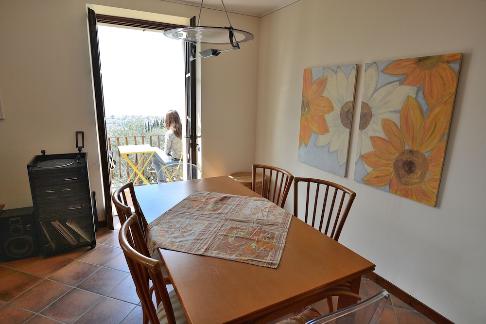 Apartment, 2 Bedrooms, Non Smoking photo 2