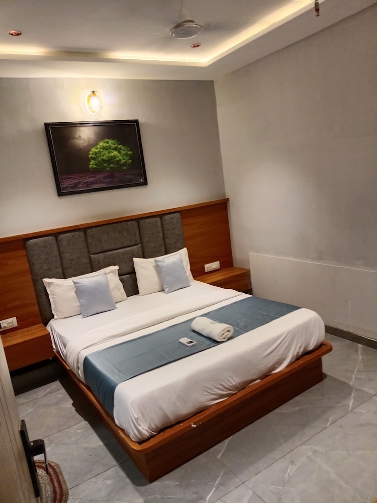 Deluxe Double Room, City View