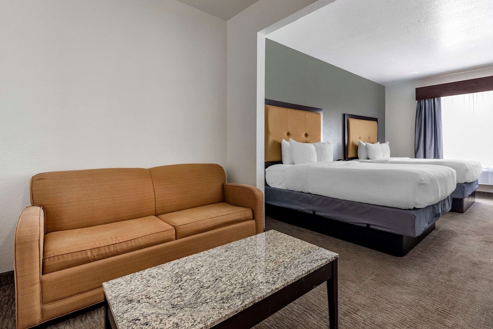 Suite, 2 Queen Beds, Non Smoking - Photo 1