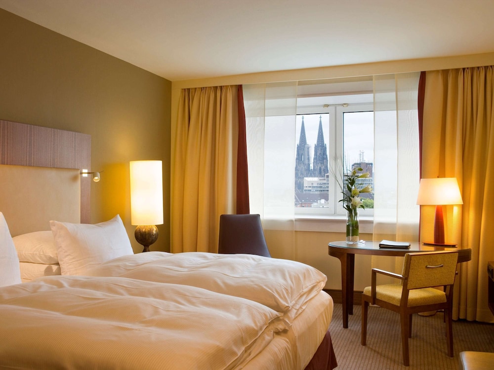 Deluxe Room, 1 King Bed (Domblick) - Photo 4