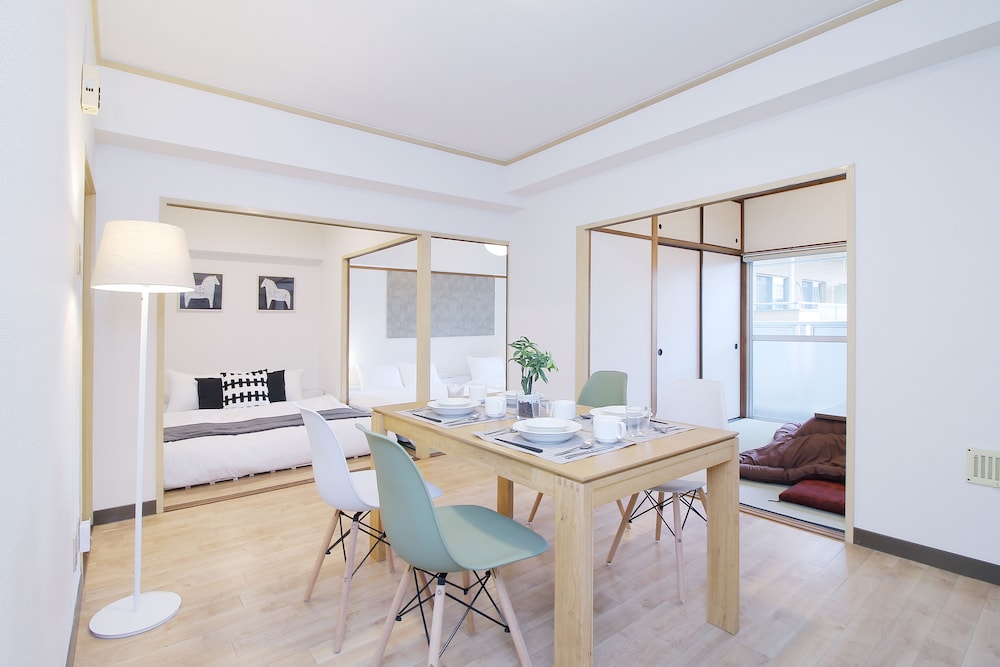 City Condo, 3 Bedrooms (404)