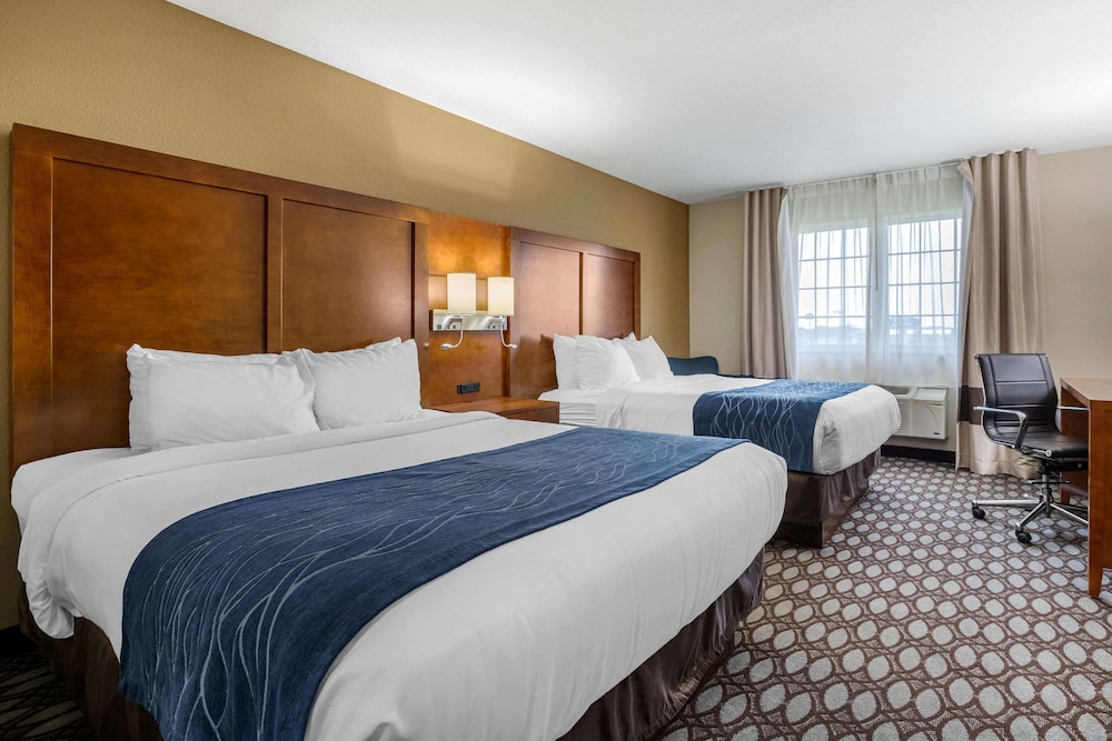 Room, 2 Queen Beds, Accessible, Non Smoking - Photo 1