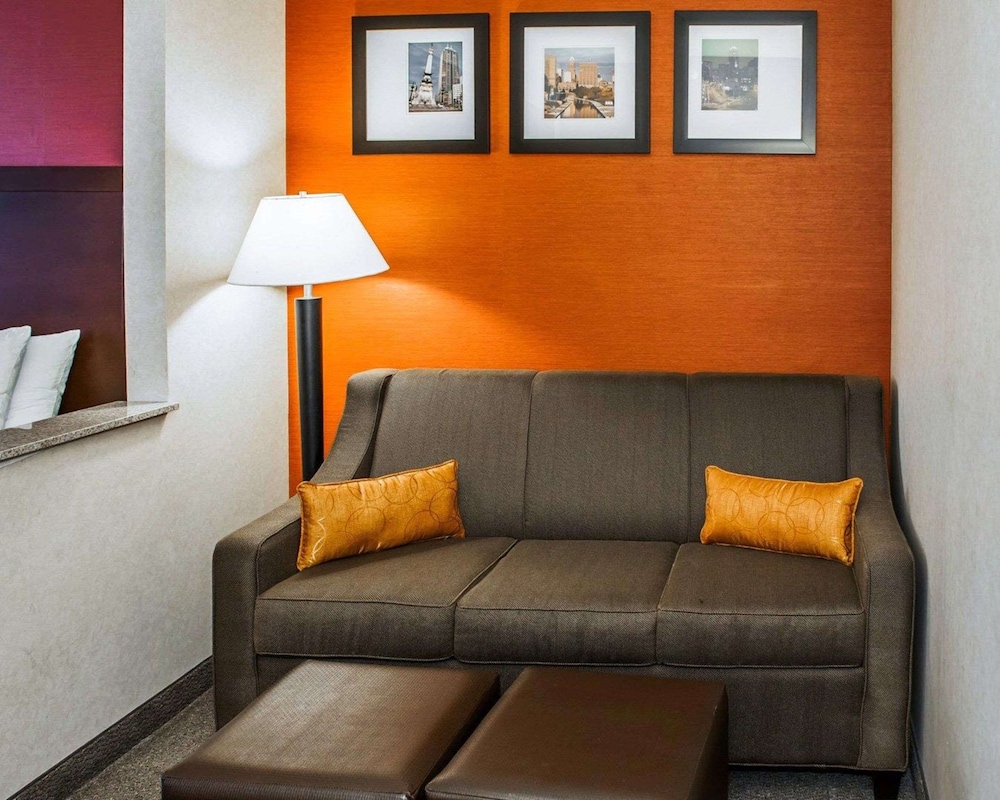 Suite, 2 Queen Beds, Non Smoking photo 3