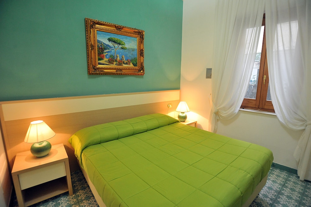 Economy Double Room photo 3