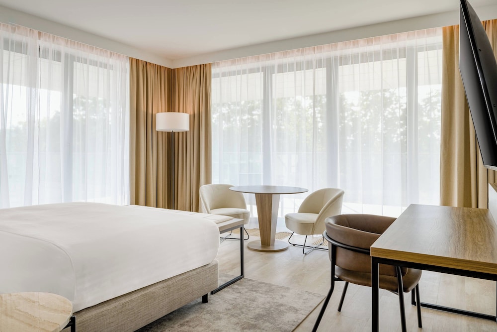 Superior Room, 1 Double Bed, Balcony - Photo 3