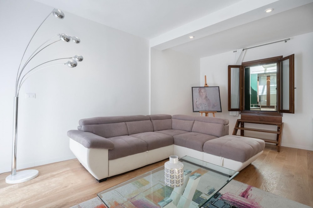 Apartment photo 1