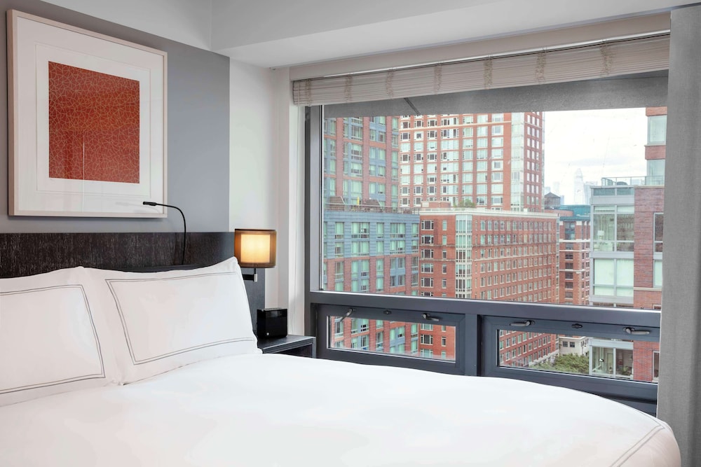 Deluxe Suite, Multiple Beds