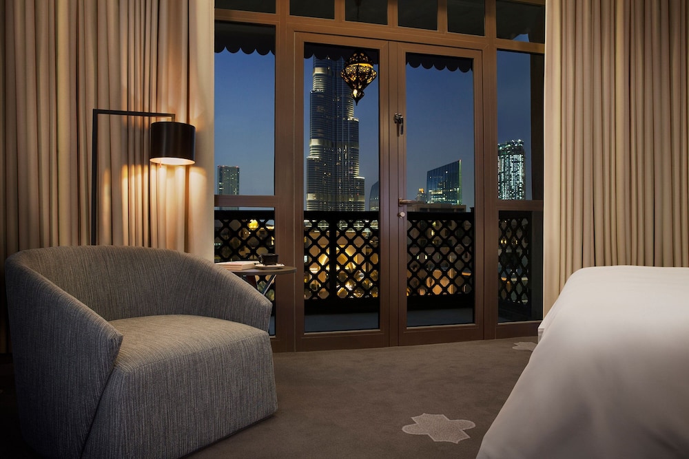 Premier Suite, 1 King Bed with Sofa bed (View) - Photo 3