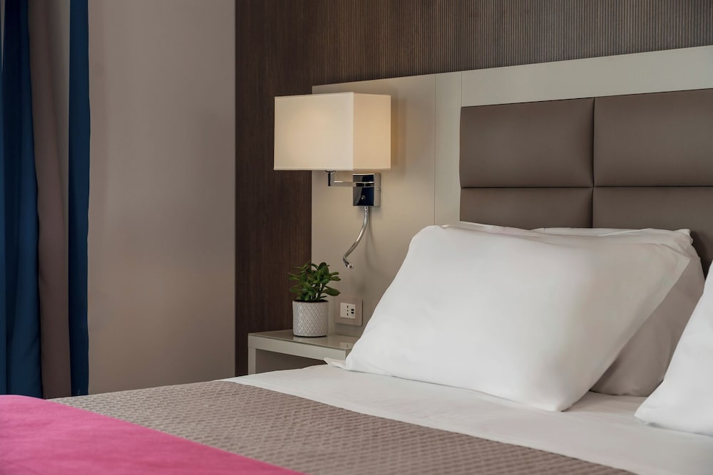 Deluxe Double or Twin Room - Photo 4