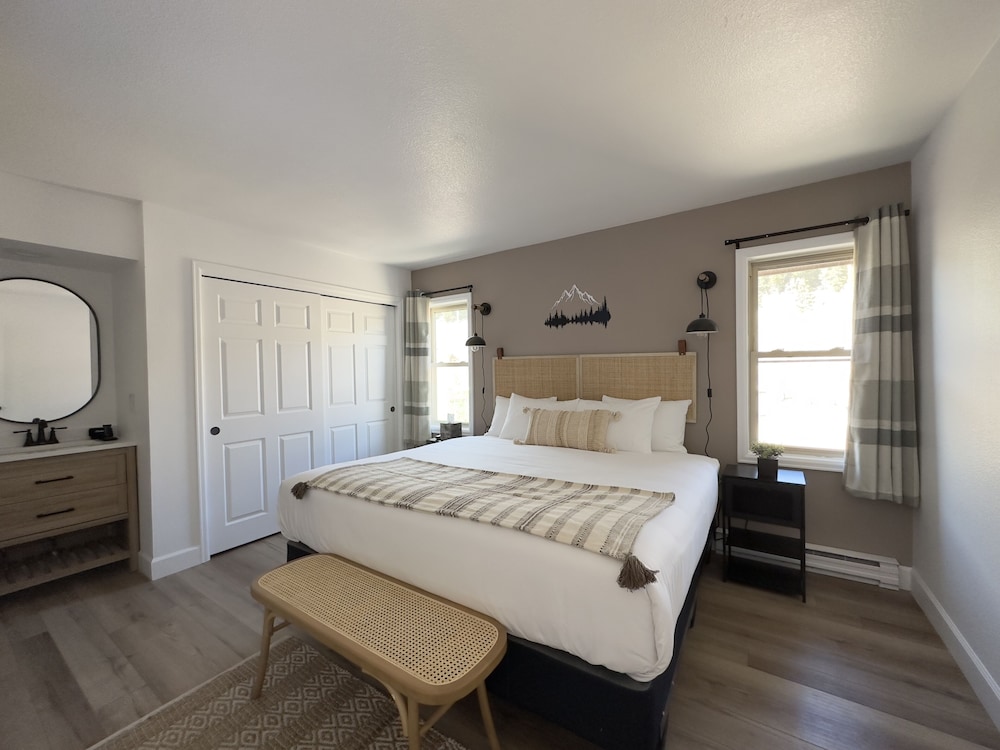 Condo, 2 Bedrooms, 2 Bathrooms photo 1