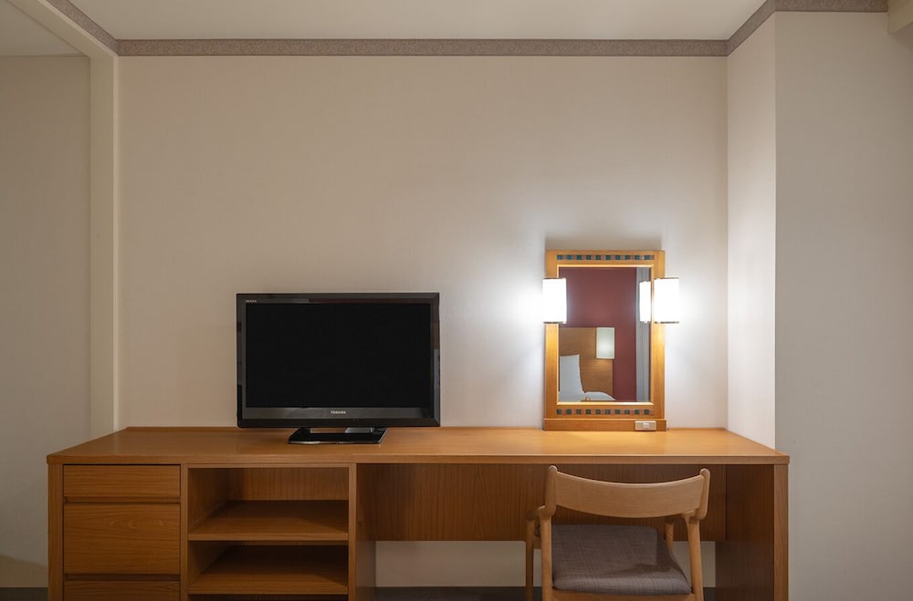 Basic Double Room, Non Smoking (Check out time: 10:00) - Photo 2