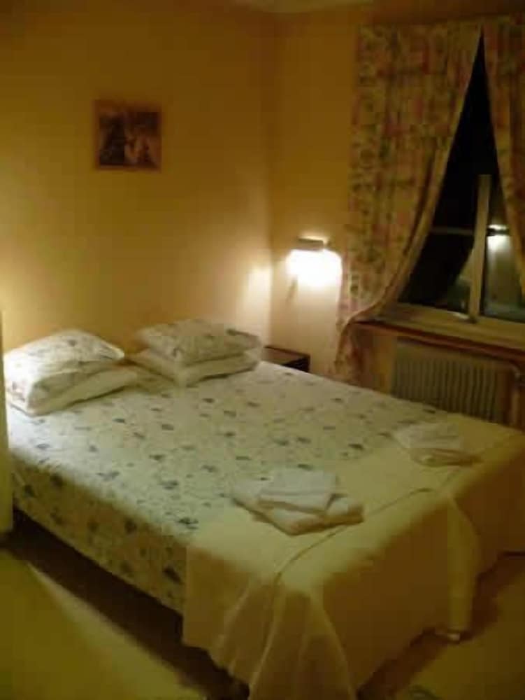 Standard Double Room - Photo 1