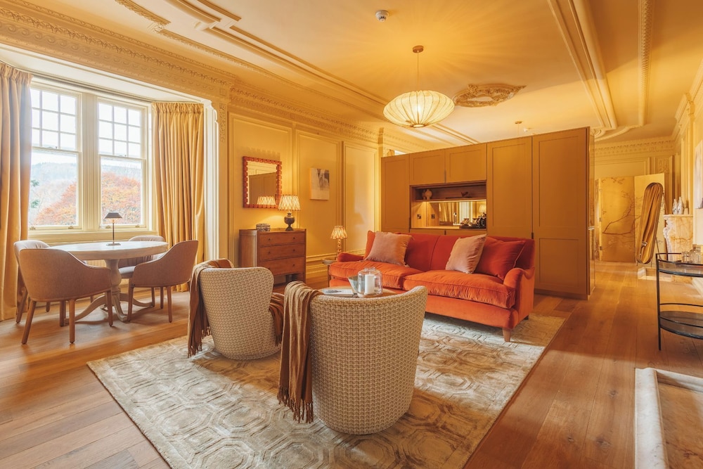 The Molyneaux Suite photo 3
