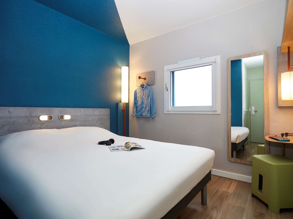 Triple Room, Multiple Beds