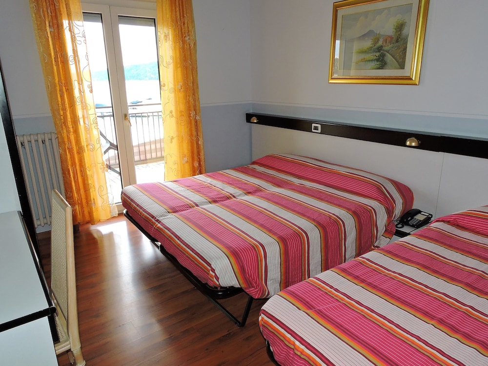 Basic Triple Room photo 1
