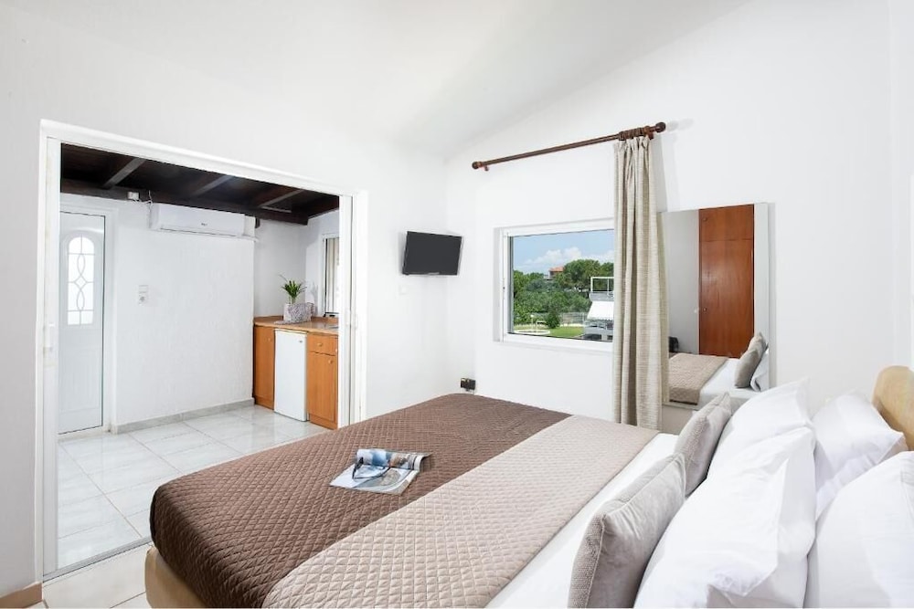 Superior Double Room, Garden View photo 3