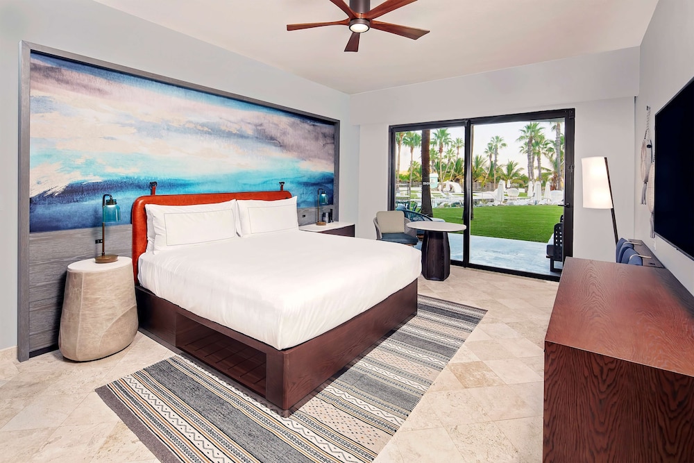 Studio, 1 King Bed, Partial Ocean View (Lower Floor) - Photo 4