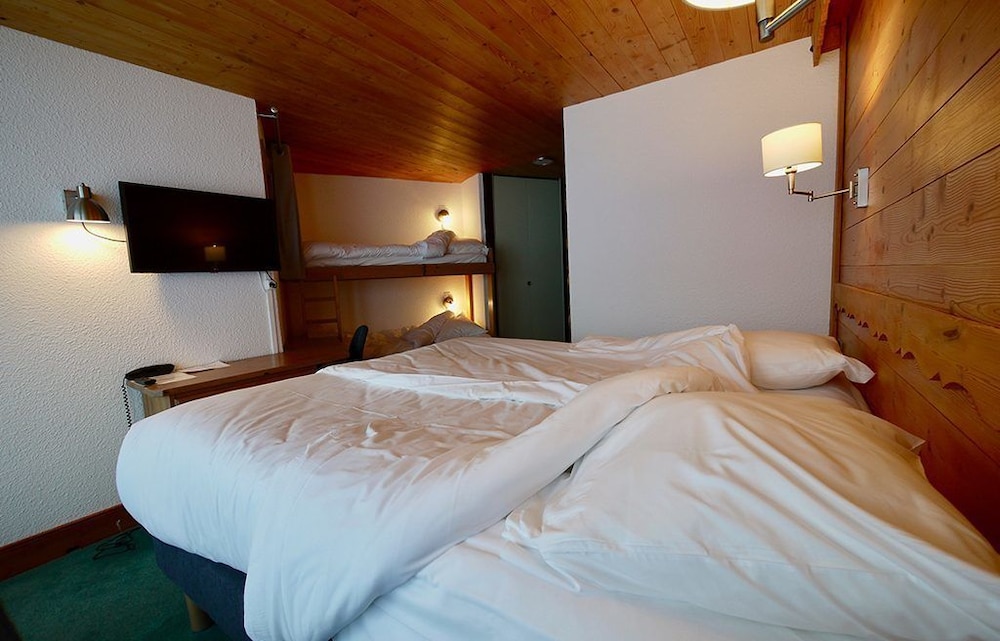 Quadruple Room, Mountain View photo 2