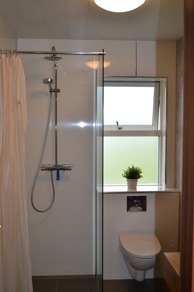 Single Room, Shared Bathroom photo 3