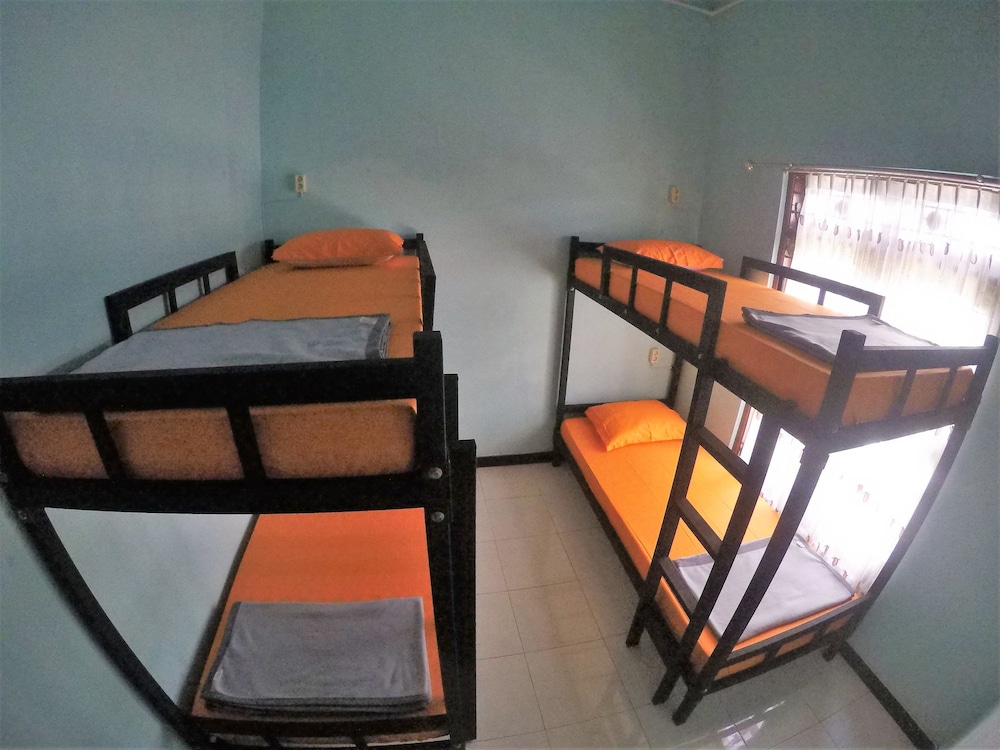 Shared Dormitory, Women only photo 2