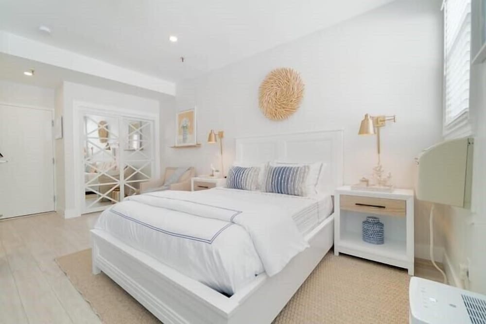 Condo, Tropical Breeze, Studio Queen