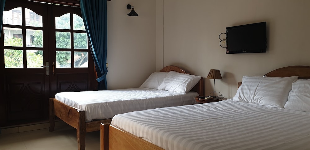 Superior Quadruple Room, Pool View photo 1