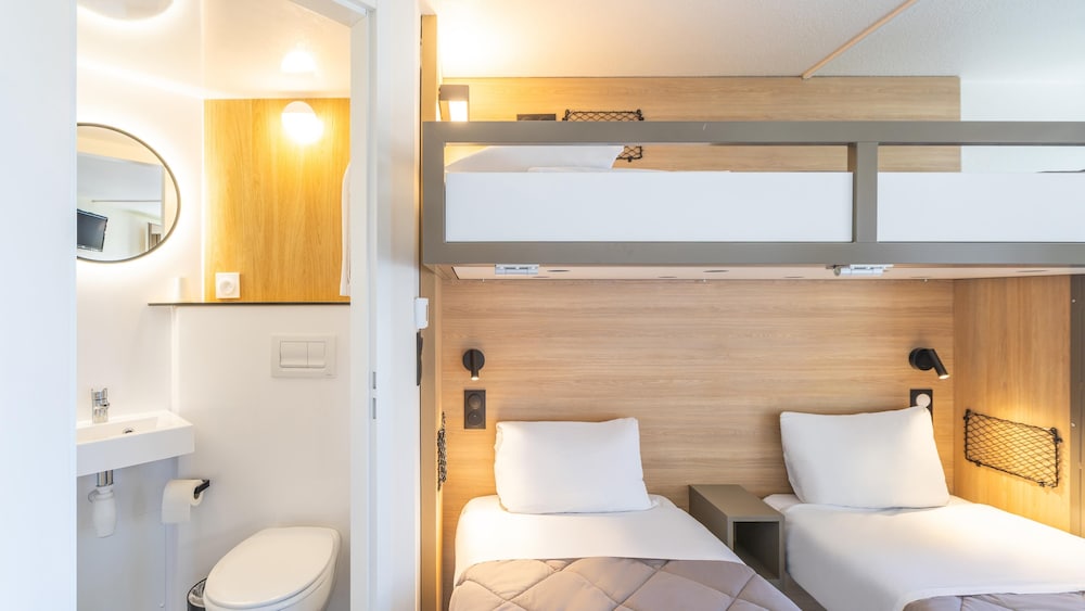 Standard Room, Multiple Beds photo 1