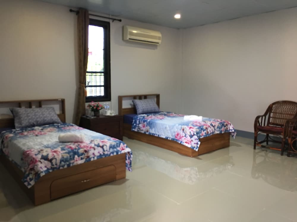 Standard Twin Room - Photo 5