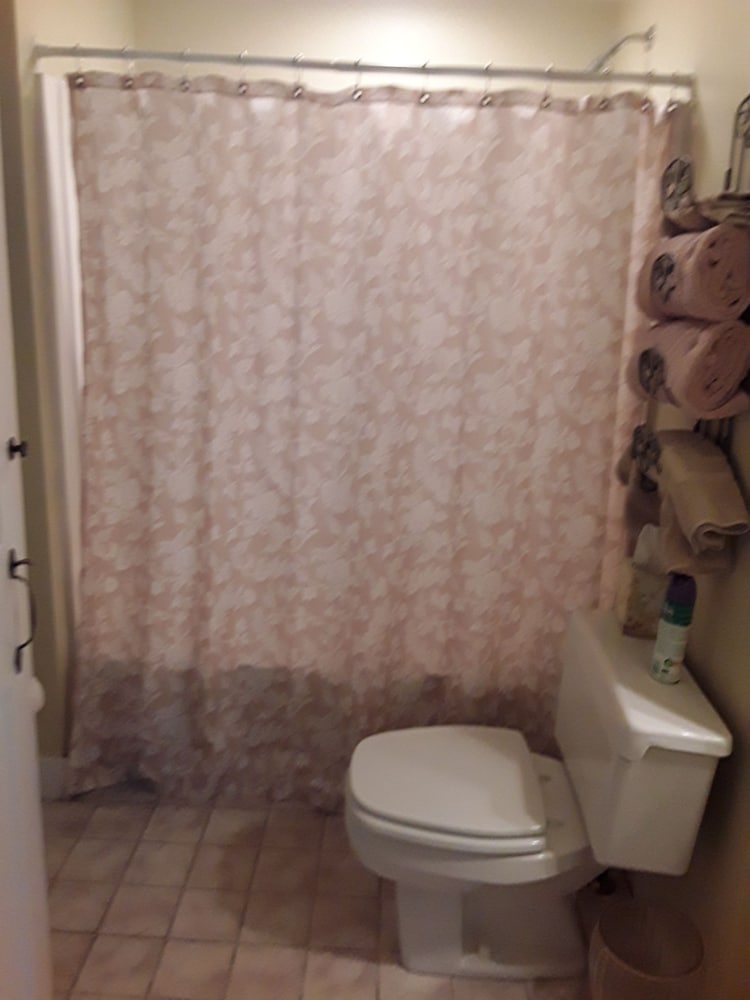 Deluxe Room, 1 King Bed photo 3